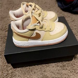 Barely worn Nike (kids)